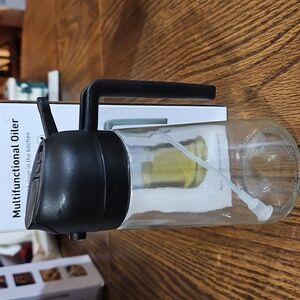 2-in-1 Multifunctional Oil Dispenser/Sprayer - 16 oz Glass Bottle/Black Top -NEW